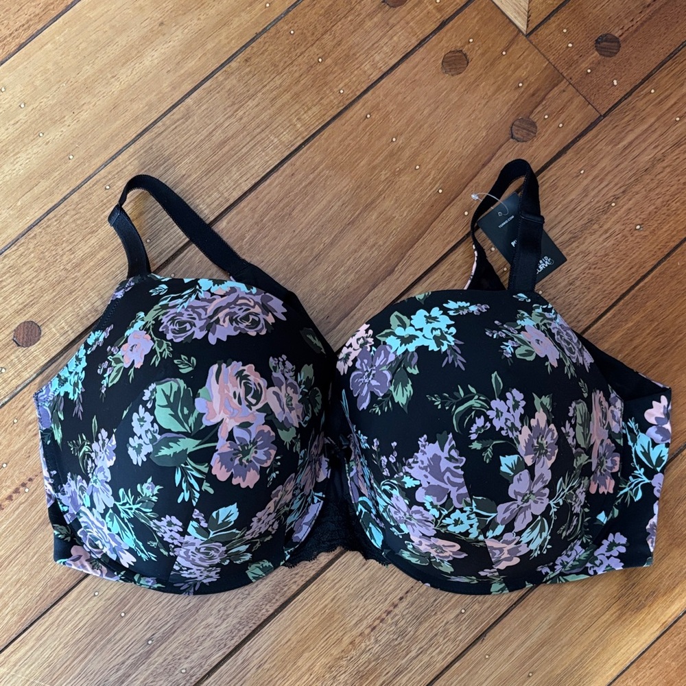Floral Molded T-Shirt Bra in Black and Lavender